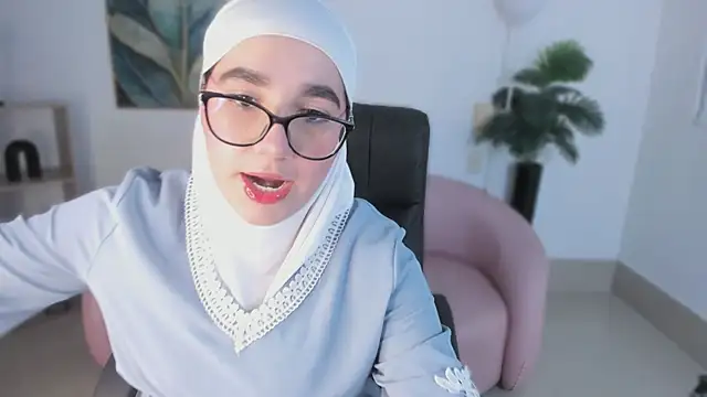 Snapshot of Ayha_khalaf chatting on 23, 9, 2025 Ayha khalaf online show from 23, 9, 2025