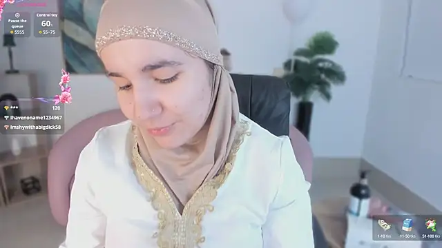 Snapshot of Ayha_khalaf chatting on 24, 9, 2025 Ayha khalaf online show from 24, 9, 2025
