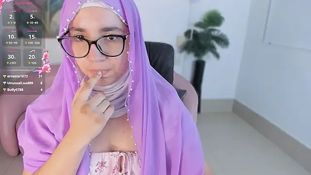 Snapshot of Ayha_khalaf chatting on 25, 9, 2025 Ayha khalaf online show from 25, 9, 2025
