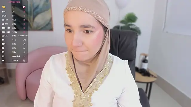 Snapshot of Ayha_khalaf chatting on 28, 9, 2025 Ayha khalaf online show from 28, 9, 2025