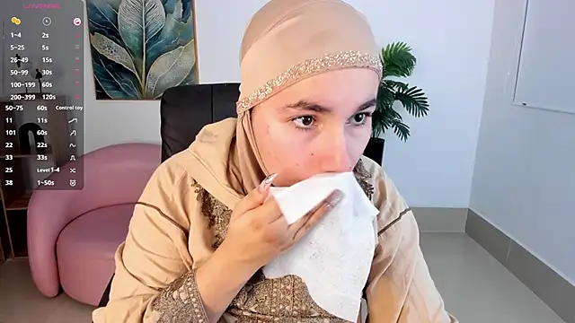 Snapshot of Ayha_khalaf chatting on 9, 10, 2025 Ayha khalaf online show from 9, 10, 2025