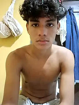 novinhopauzudo1000 online show from 21, 1, 2025