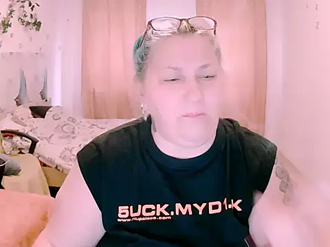 mayamayx online show from 13, 5, 2026
