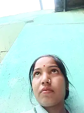 Bhuvi Bedi online show from 2, 2, 2025