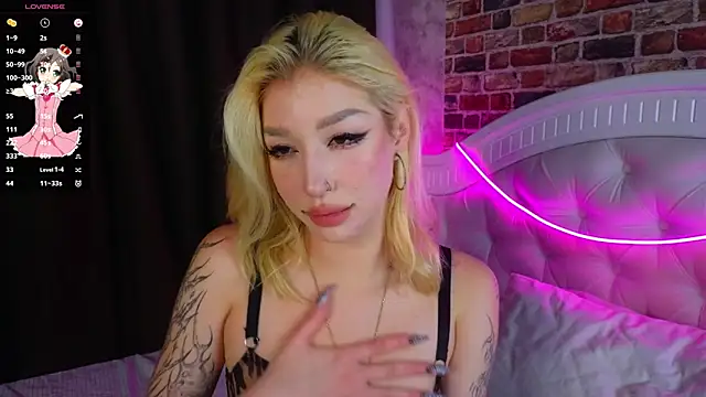 Snapshot of SallyCha chatting on 3, 10, 2025 SallyCha online show from 3, 10, 2025