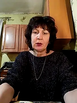 Laura Kiss online show from 8, 3, 2025