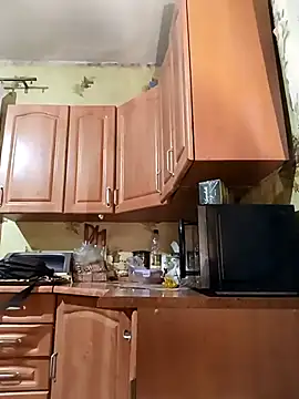 Laura Kiss online show from 10, 3, 2025