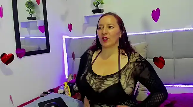 Madisson Housse online show from 22, 2, 2025