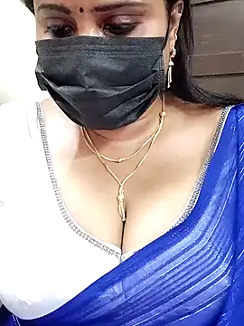 Snapshot of Queenflowerr chatting on 27, 1, 2025 Queenflowerr online show from 27, 1, 2025