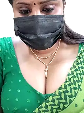 Snapshot of Queenflowerr chatting on 2, 2, 2025 Queenflowerr online show from 2, 2, 2025