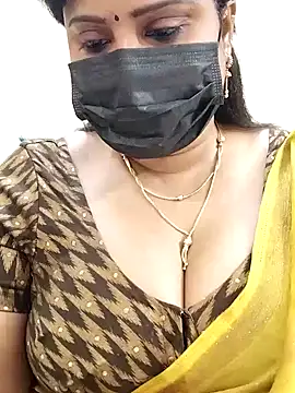 Snapshot of Queenflowerr chatting on 9, 2, 2025 Queenflowerr online show from 9, 2, 2025