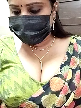 Snapshot of Queenflowerr chatting on 22, 2, 2025 Queenflowerr online show from 22, 2, 2025