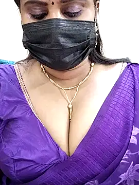 Snapshot of Queenflowerr chatting on 2, 3, 2025 Queenflowerr online show from 2, 3, 2025