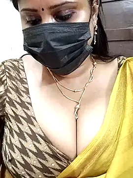 Snapshot of Queenflowerr chatting on 4, 3, 2025 Queenflowerr online show from 4, 3, 2025