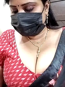 Snapshot of Queenflowerr chatting on 6, 3, 2025 Queenflowerr online show from 6, 3, 2025