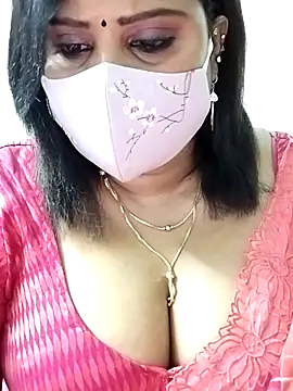 Snapshot of Queenflowerr chatting on 11, 9, 2025 Queenflowerr online show from 11, 9, 2025