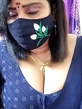 Snapshot of Queenflowerr chatting on 27, 9, 2025 Queenflowerr online show from 27, 9, 2025