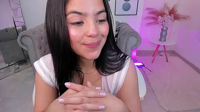 Snapshot of Layla_Breezee chatting on 8, 3, 2025 Layla Breezee online show from 8, 3, 2025