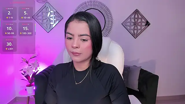 Snapshot of Layla_Breezee chatting on 15, 12, 2025 Layla Breezee online show from 15, 12, 2025