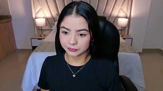 Snapshot of Layla_Breezee chatting on 18, 7, 2026 Layla Breezee online show from 18, 7, 2026