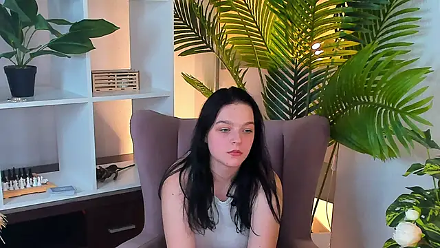 GladysHewell online show from 27, 1, 2025