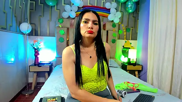 Snapshot of scarlet_hit chatting on 15, 3, 2025 scarlet hit online show from 15, 3, 2025