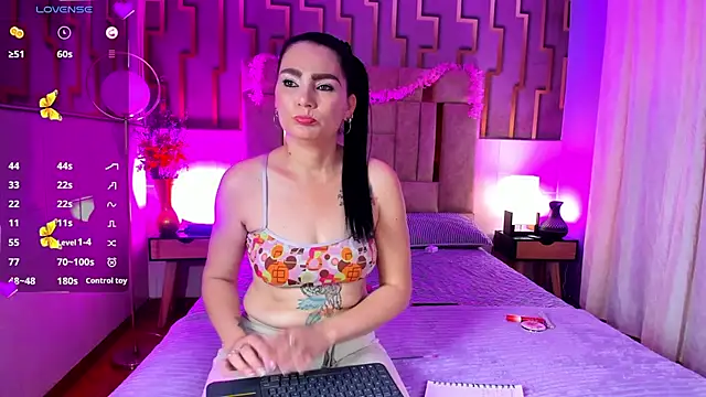 Snapshot of scarlet_hit chatting on 23, 3, 2025 scarlet hit online show from 23, 3, 2025