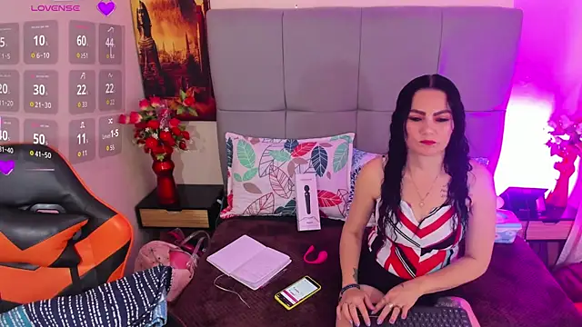 Snapshot of scarlet_hit chatting on 17, 9, 2025 scarlet hit online show from 17, 9, 2025