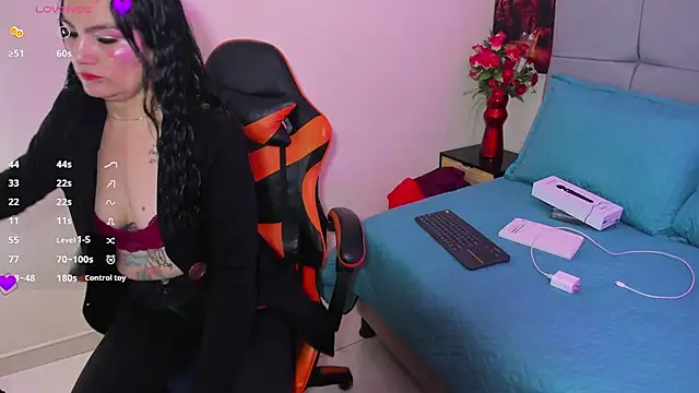 Snapshot of scarlet_hit chatting on 27, 9, 2025 scarlet hit online show from 27, 9, 2025