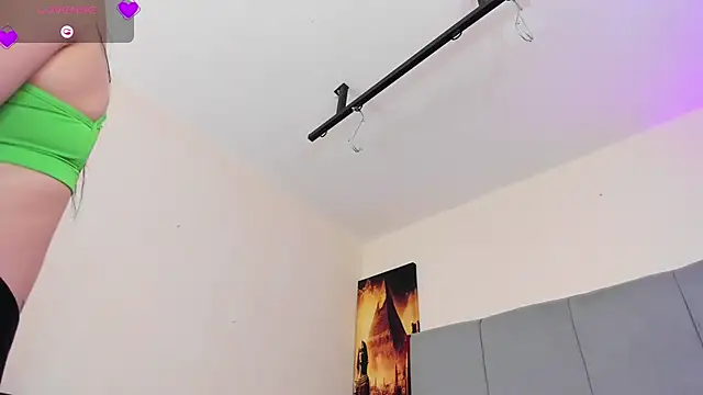 Snapshot of scarlet_hit chatting on 17, 10, 2025 scarlet hit online show from 17, 10, 2025