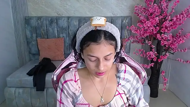 lilith petit sub online show from 28, 1, 2025