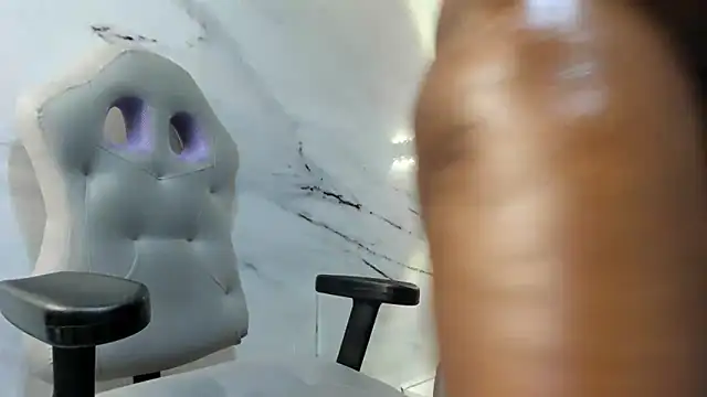 nefertiti ebony online show from 4, 2, 2025