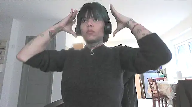 serena  vedette online show from 10, 2, 2025