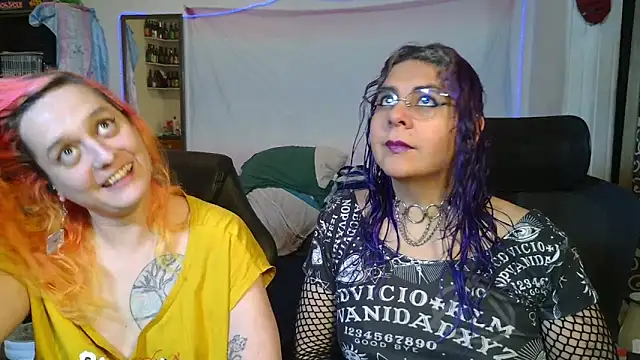 Snapshot of Evelan420 chatting on 3, 2, 2026 Evelan420 online show from 3, 2, 2026