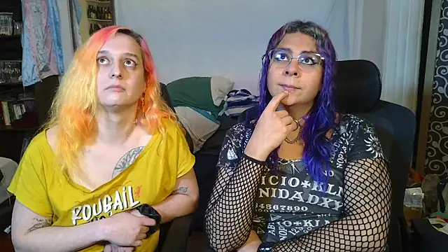 Snapshot of Evelan420 chatting on 3, 2, 2026 Evelan420 online show from 3, 2, 2026