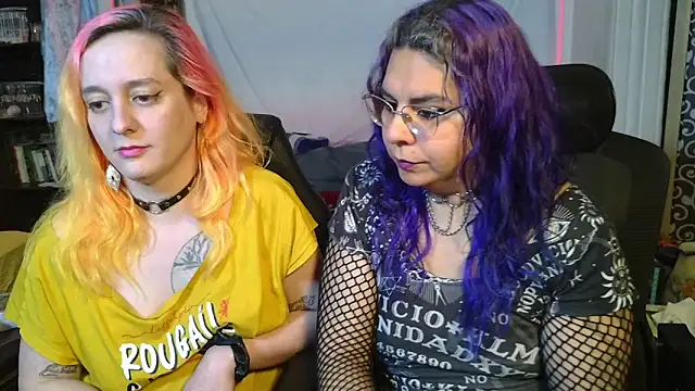 Snapshot of Evelan420 chatting on 4, 2, 2026 Evelan420 online show from 4, 2, 2026