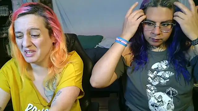 Snapshot of Evelan420 chatting on 5, 2, 2026 Evelan420 online show from 5, 2, 2026