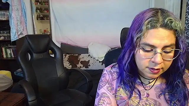 Snapshot of Evelan420 chatting on 10, 2, 2026 Evelan420 online show from 10, 2, 2026