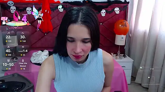 Snapshot of victoria_adams07 chatting on 4, 10, 2025 victoria adams07 online show from 4, 10, 2025