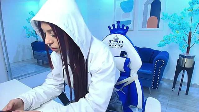 Charlotte ethan online show from 11, 11, 2025