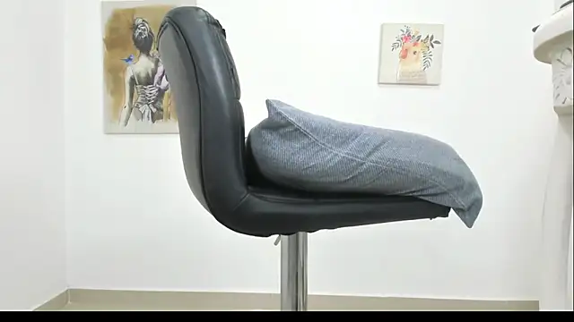 elizabethQuenx online show from 31, 1, 2025