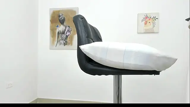 elizabethQuenx online show from 3, 3, 2025