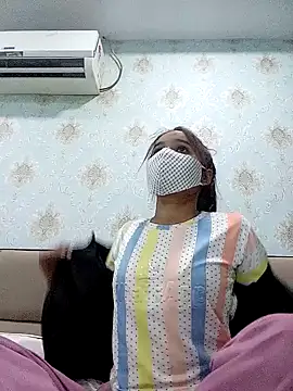 College Girl-M online show from 29, 1, 2025