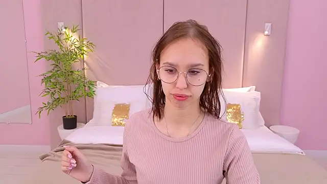 SandraTucker online show from 27, 2, 2025