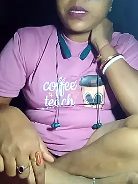 Snapshot of Bong-lady chatting on 28, 10, 2025 Bong-lady online show from 28, 10, 2025