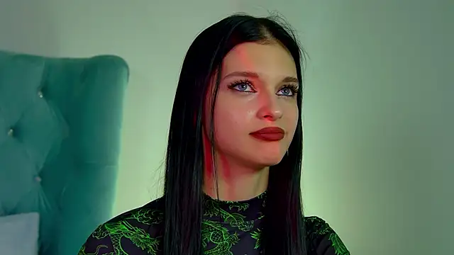 Snapshot of BeverlyMost chatting on 4, 2, 2025 BeverlyMost online show from 4, 2, 2025