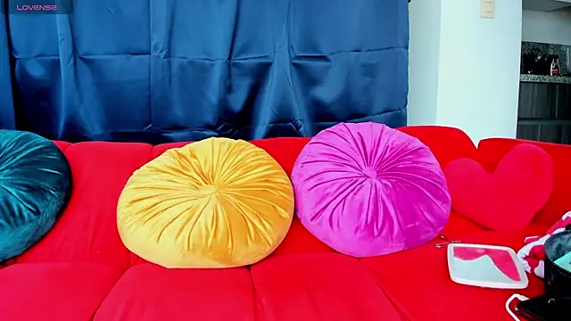 Snapshot of willow_boobs chatting on 25, 9, 2025 willow boobs online show from 25, 9, 2025