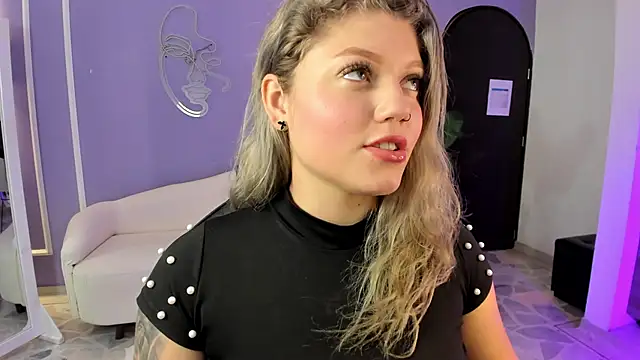 alaia greyy online show from 25, 9, 2025