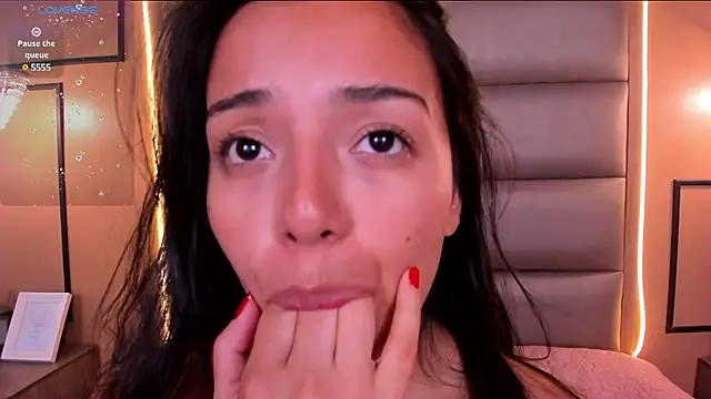 CAYLINCOLLINS online show from 22, 2, 2025