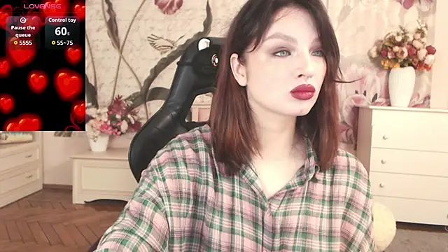 BritneyBarker online show from 28, 10, 2025